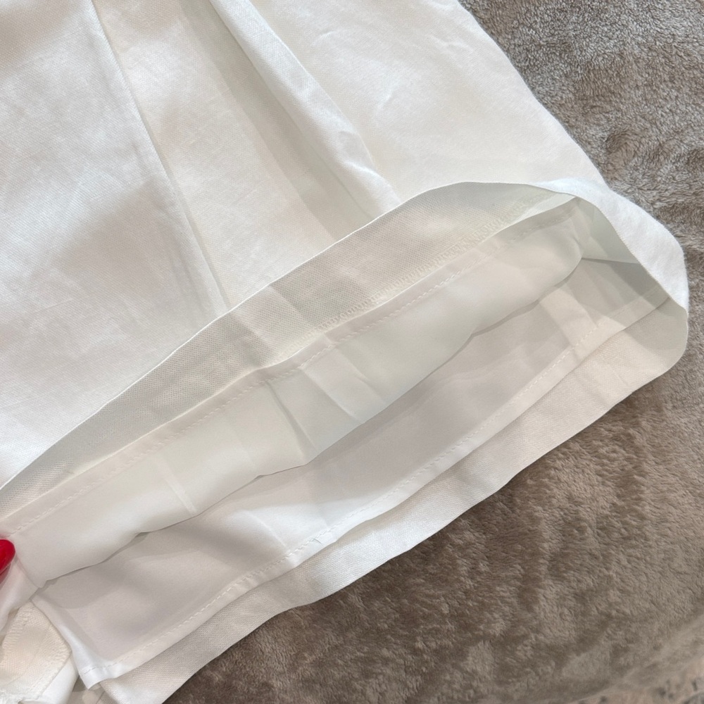 Club Monaco White High-Waist Belted Pleated Shorts - Picture 4 of 4